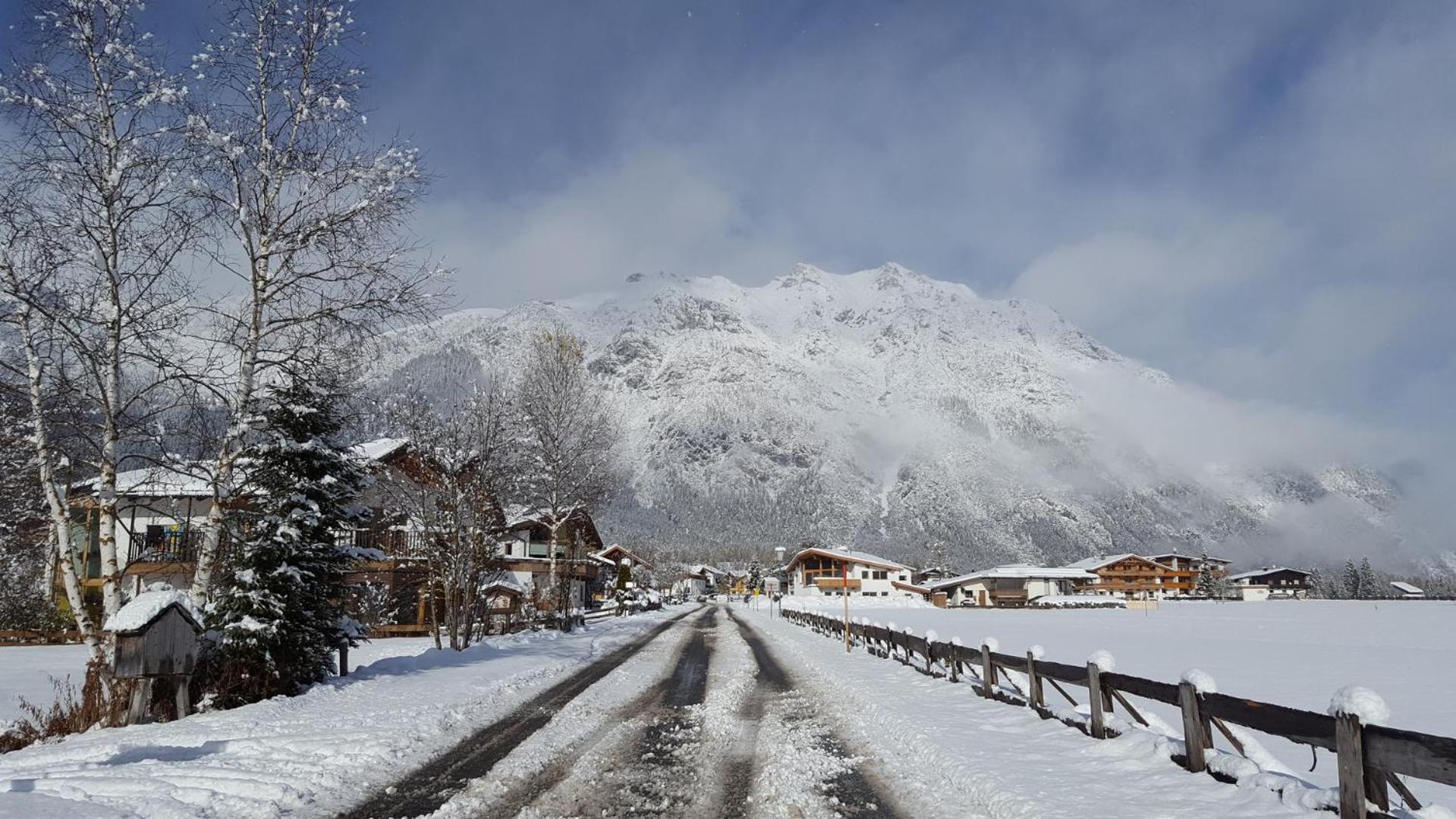 Mountain Motel Лойташ Екстериор снимка