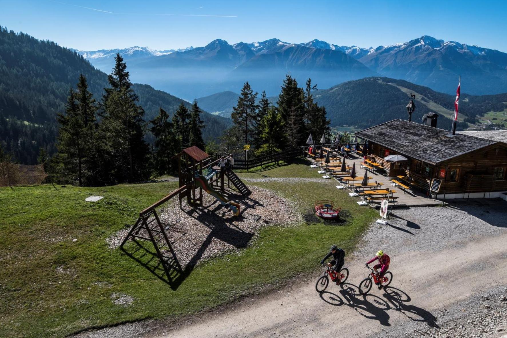 Mountain Motel Лойташ Екстериор снимка