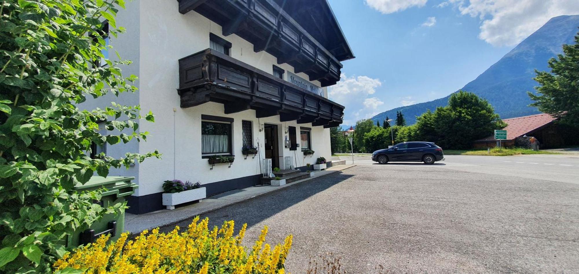 Mountain Motel Лойташ Екстериор снимка